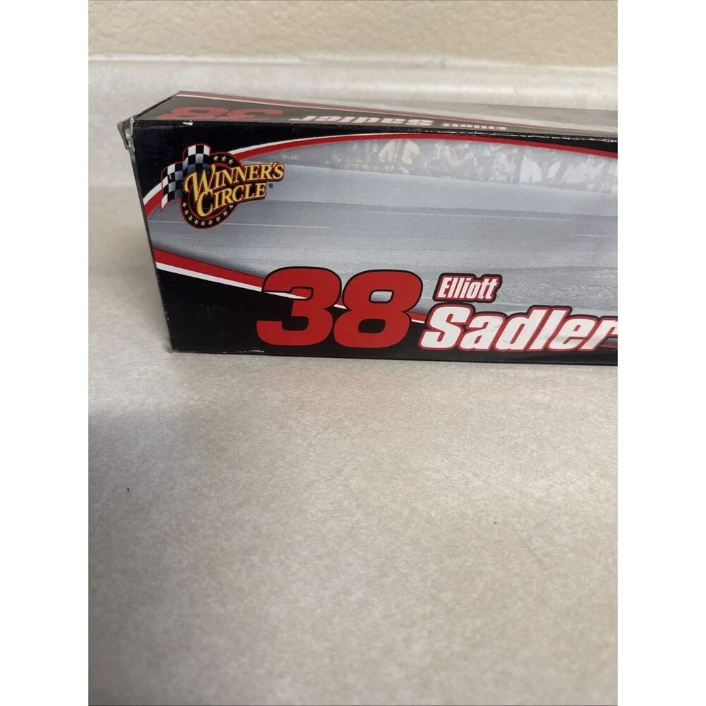 Winners Circle 1:64 Elliott Sadler #38 M&M's Racing Trailer Rig 2006  #40883